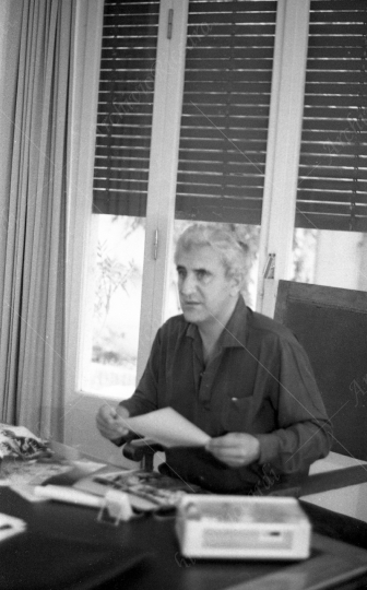Adolfo Celi - 1964 - nel suo studio - 002