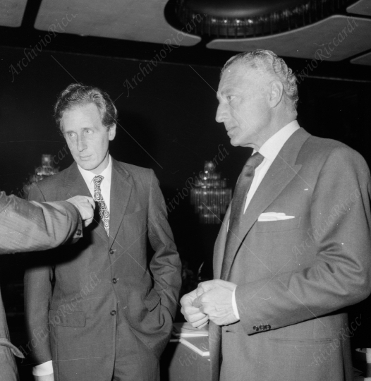Agnelli Gianni al convegno nazionale dirigenti azienda Ariston anno 1969 - 198