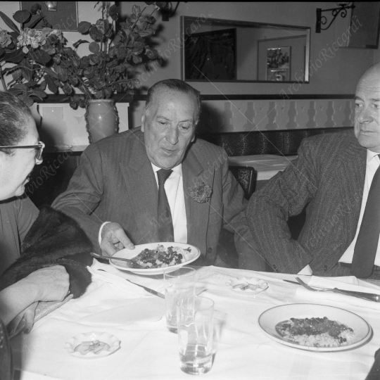 Alberto Sordi ristorante saudate 1963-006 - 256