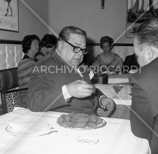 Aldo Fabrizi - 1963 ristorante Saudate 195