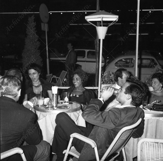 Anna Magnani e Ben Gazzara a via Veneto - 1963 - 072