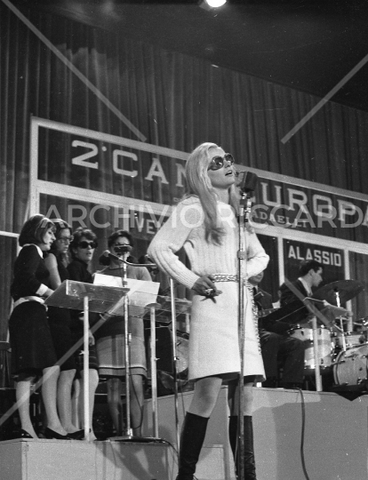 Cantaeuropa - 1967 - Patty Pravo - 084