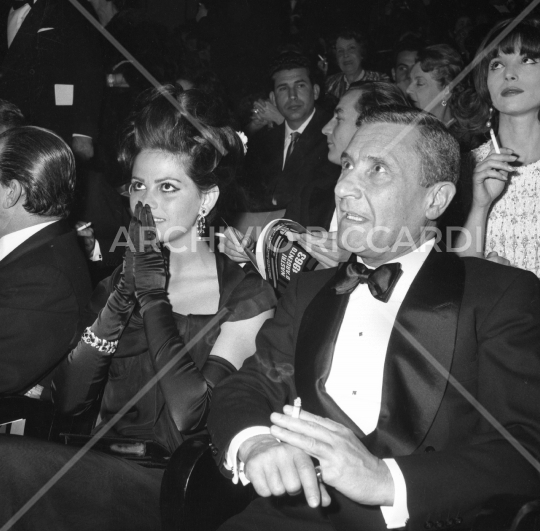 Claudia Cardinale e Paolo Stoppa - 1963 - 303