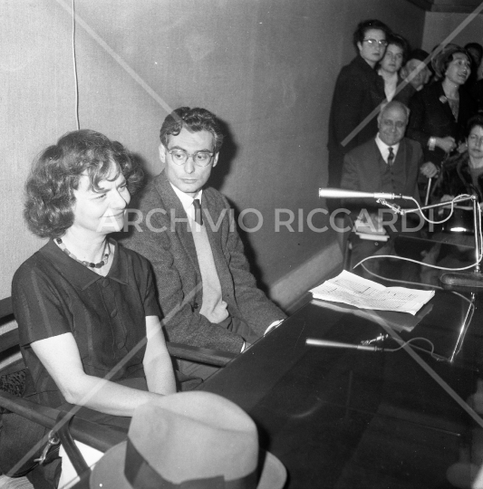 Elsa Morante - 1957 - conferenza stampa - 03