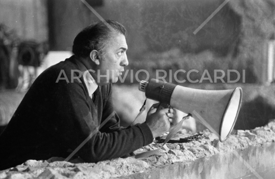 Federico Fellini sul set con Tazio Secchiaroli - 322