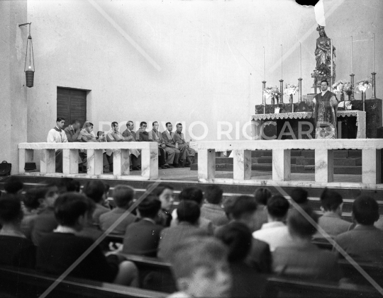 Gino Bartali - 1950 - in chiesa con Fausto Coppi - 10