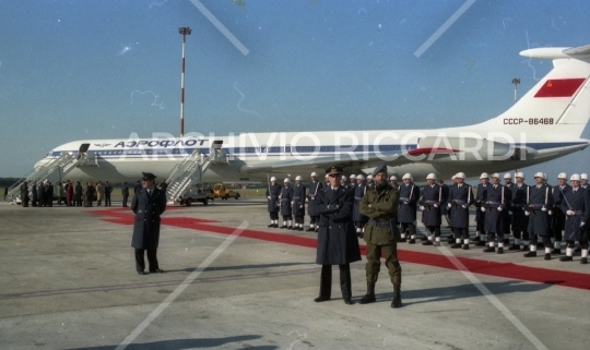 Gorbaciov arriva a Roma anno 1990 - 001
