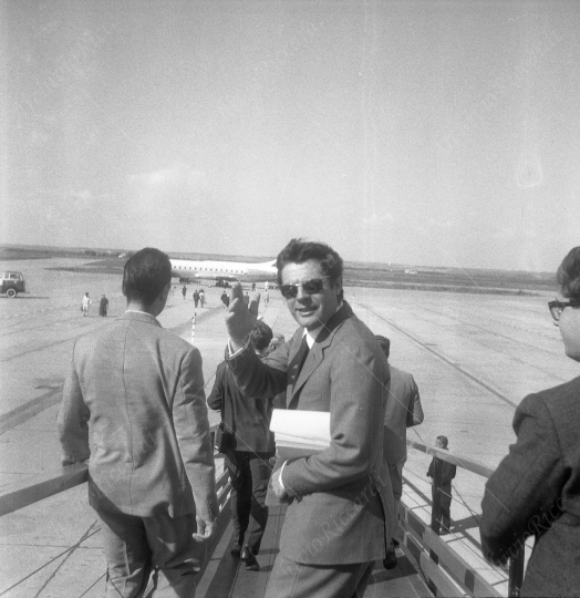 Marcello Mastroianni - 1961 - in Aeroporto - 031