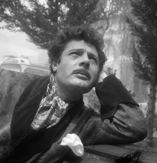 Marcello Mastroianni - 1961 - set di Divorzio all italiana - 013