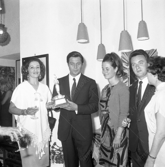 Marcello Mastroianni - 1964 - ambasciata Messico - 131