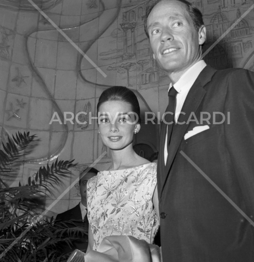 Mel Ferrer e Audrey Hepburn 1959-286