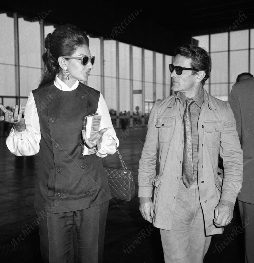 Pier Paolo Pasolini - 1970 - in aeroporto con Maria Callas - 106