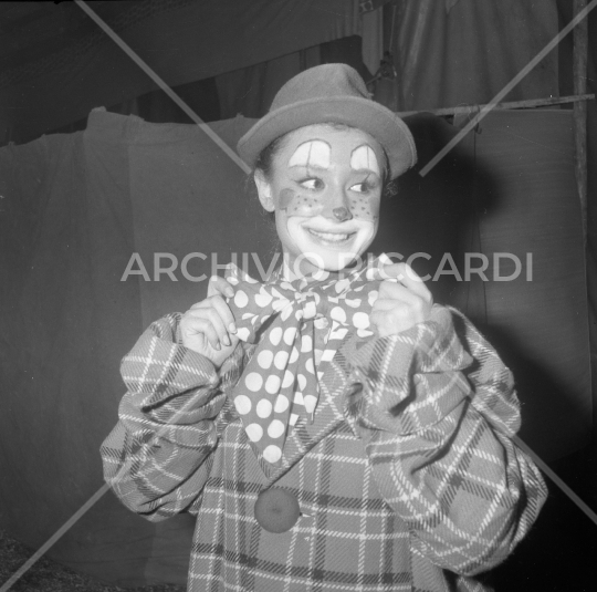 Raffaella Carrà - 1964 - vestita da Clown- 106
