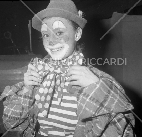 Raffaella Carrà - 1964 - vestita da Clown- 109
