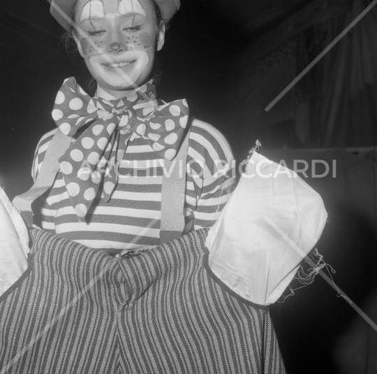 Raffaella Carrà - 1964 - vestita da Clown- 114