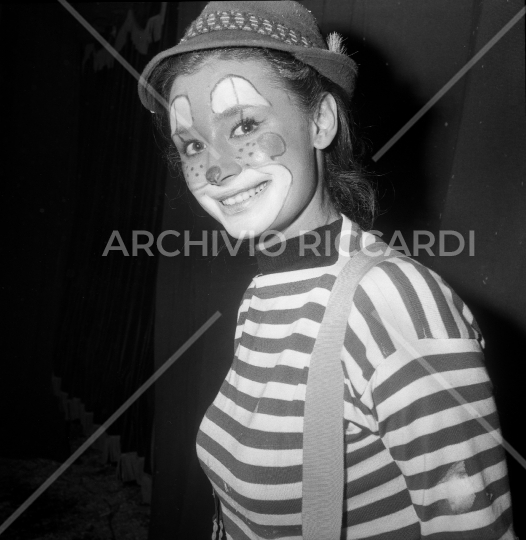 Raffaella Carrà - 1964 - vestita da Clown- 115