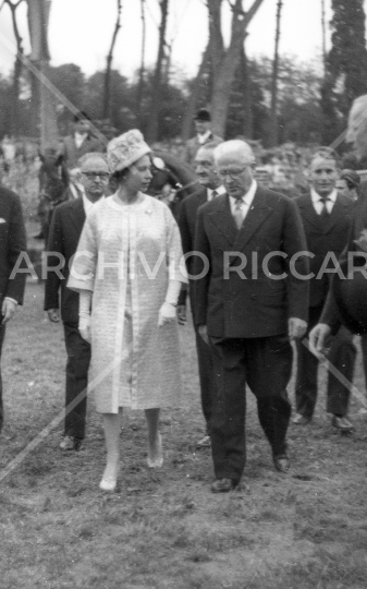 Regina Elisabetta d Inghilterra a Roma - 1961-245