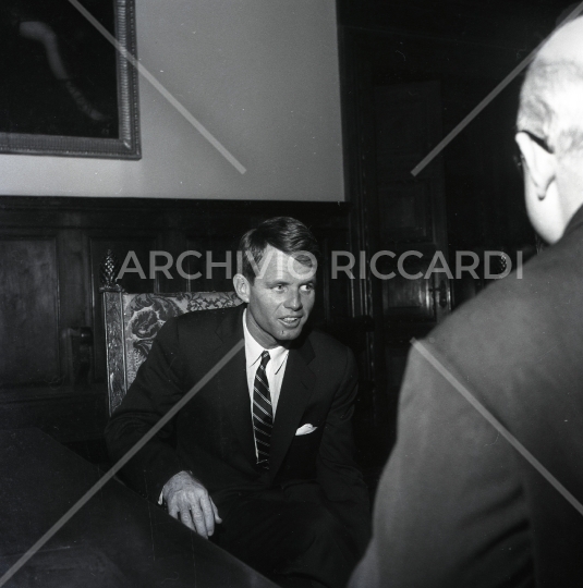 Robert Kennedy - 1962 - 001
