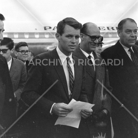 Robert Kennedy - 1962 - 055