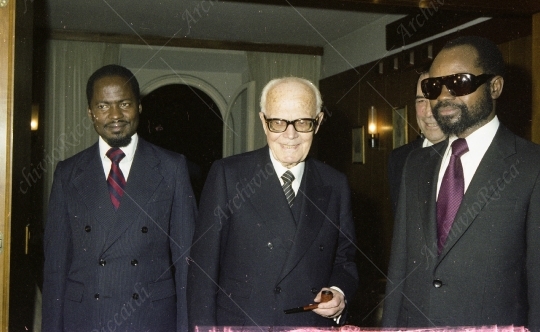 Sandro Pertini - 1981 - con Presidente Rep Mozambico - 046