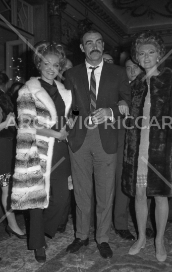 Sean Connery con Sylva Koscina e Virna Lisi 1978-015