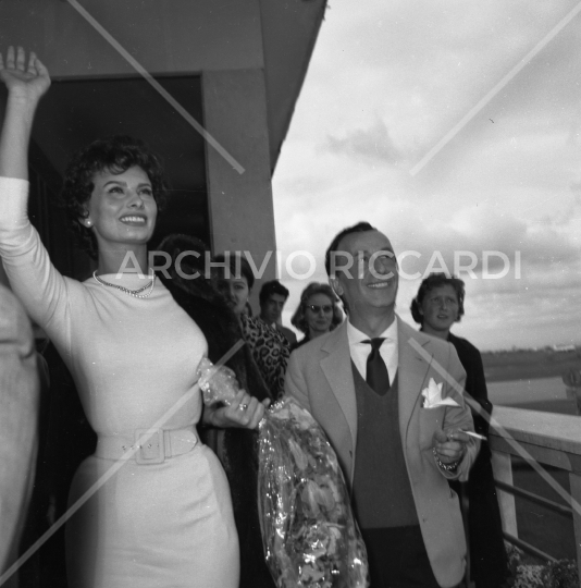 Sofia Loren parte per N.Y. 