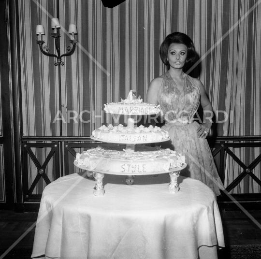 Sophia Loren - 1964 - cocktail fine riprese Matrimonio all italiana - con Marcello Mastroianni - 306