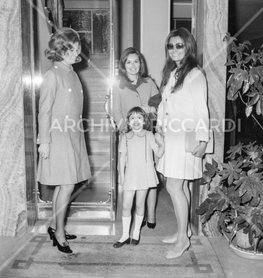 Sophia Loren - 1968 - con Alessandra Mussolini - 343