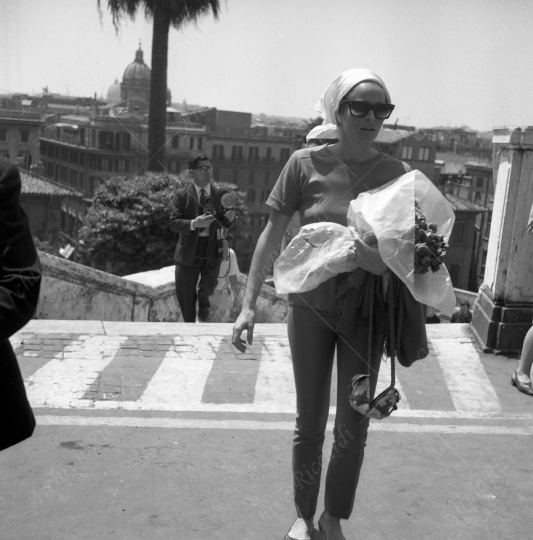 Ursula Andress - 1965 - 001