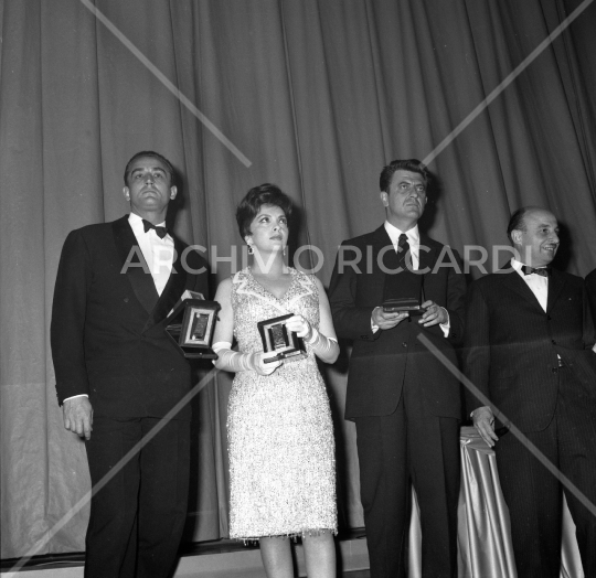 Vittorio Gassman - 1964 - 160 - con Gina Lollobrigida e Nanni Loy ai Nastri d argento