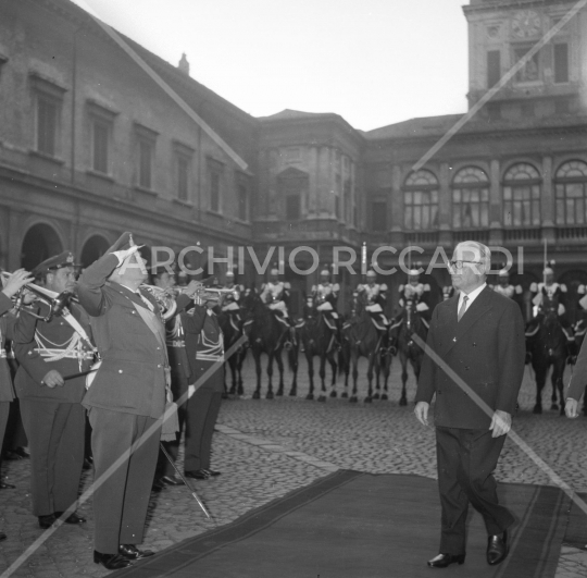 1962 Gronchi saluta il nuovo Presidente 02 
