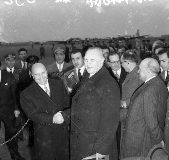 Adenauer - 1957 Adenauer arrivo a Roma-066