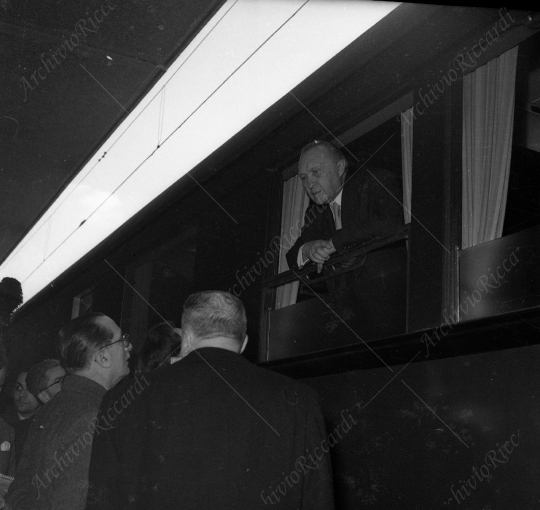 Adenauer - 1957 Adenauer arrivo a Roma-067