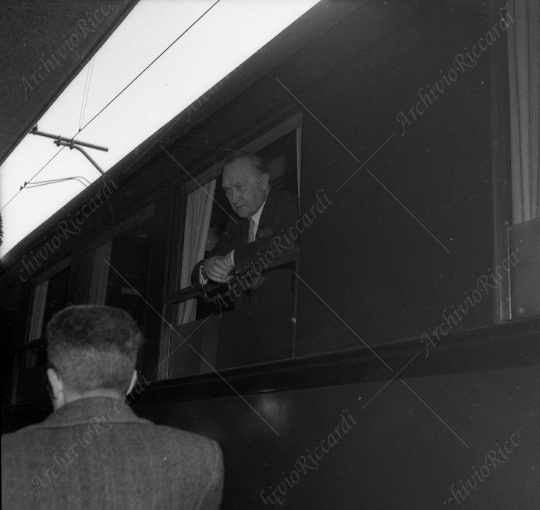 Adenauer - 1957 Adenauer arrivo a Roma-069