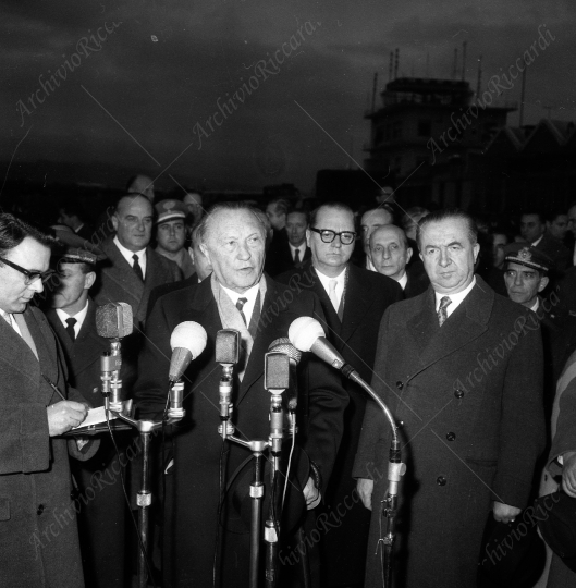 Adenauer - 1960 Adenauer arrivo a Roma-100