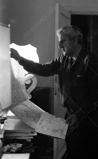 Adolfo Celi - 1964 - nel suo studio - 018