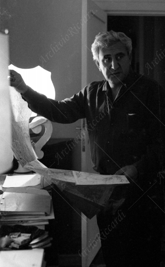 Adolfo Celi - 1964 - nel suo studio - 019