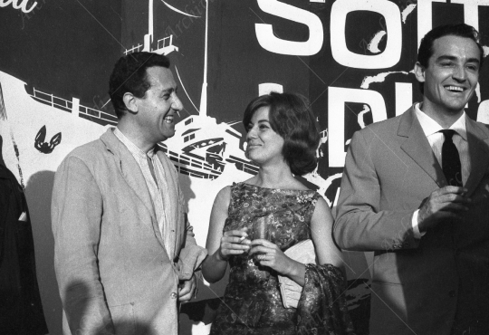 Alberto Sordi - 1960 - con  Ferrero - Gassman -  033