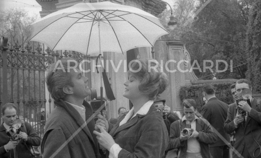 Anita Ekberg  e Franco Silva allo zoo 1964-162