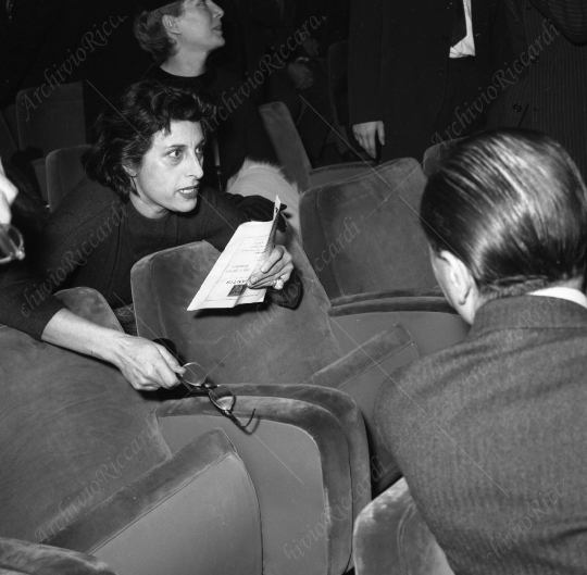 Anna Magnani e figlio alla prima di Renato Rascel Un paio di ali - 1957 - 082