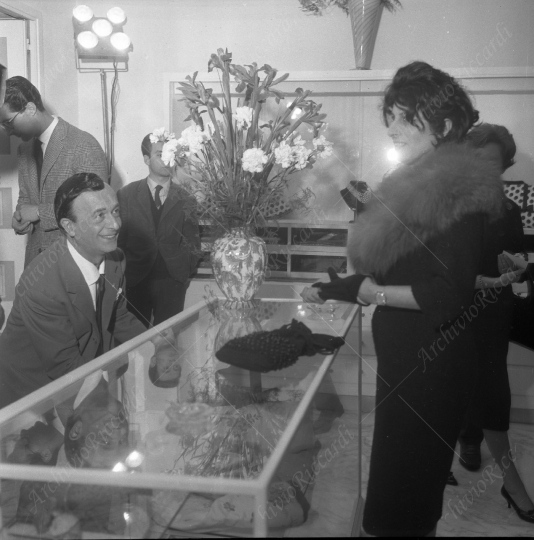 Anna Magnani inaugurazione boutique di Emilio Schuberth - 1960 - 016