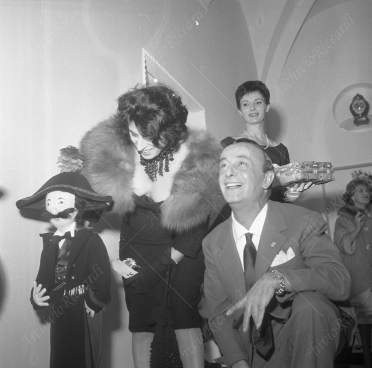 Anna Magnani inaugurazione boutique di Emilio Schuberth - 1960 - 018