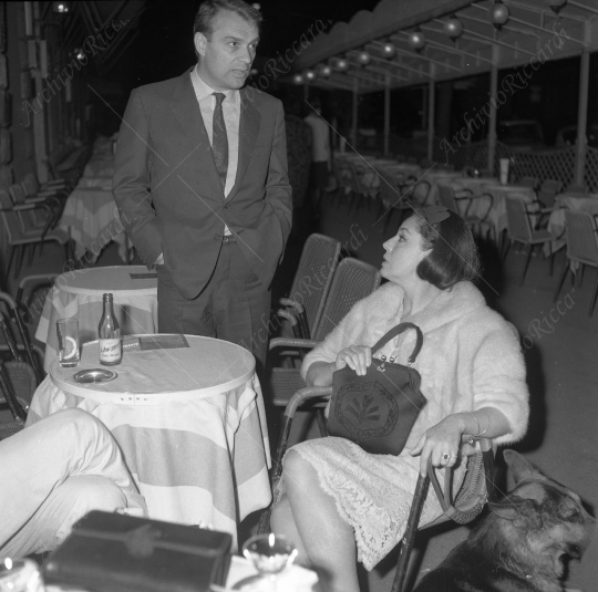 Anna Proclemer - 1965-  Con Giorgio Albertazzi a Via Veneto - 023