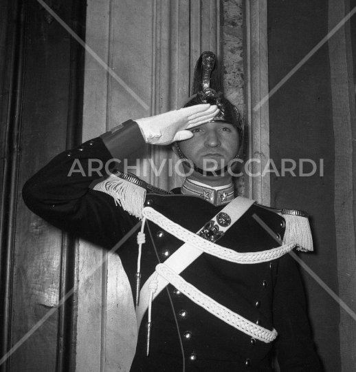 AR 2449 - Quirinale consultazioni 1958 - 001