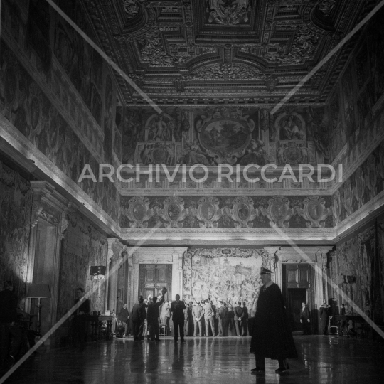 AR 2449 - Quirinale consultazioni 1958 - 032
