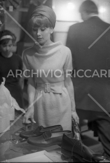 Audrey Hepburn con Hubert de Givenchy 1963-020
