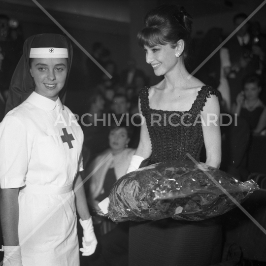 Audrey Hepburn e Mel Ferrer 1959-003