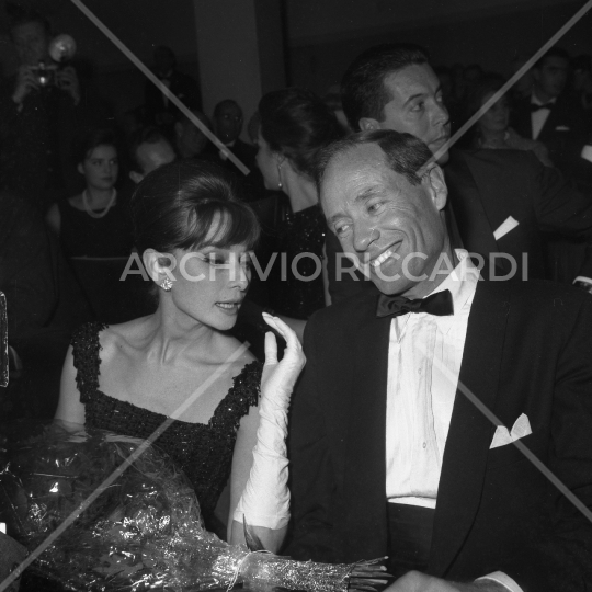 Audrey Hepburn e Mel Ferrer 1959-004