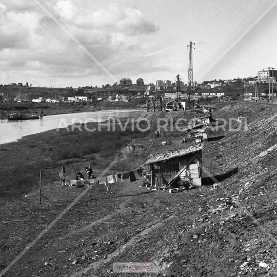 Baracche sul Tevere 1954 -135