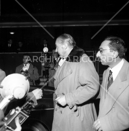 Curzio Malaparte - Aeroporto di Ciampino -1957 - 03